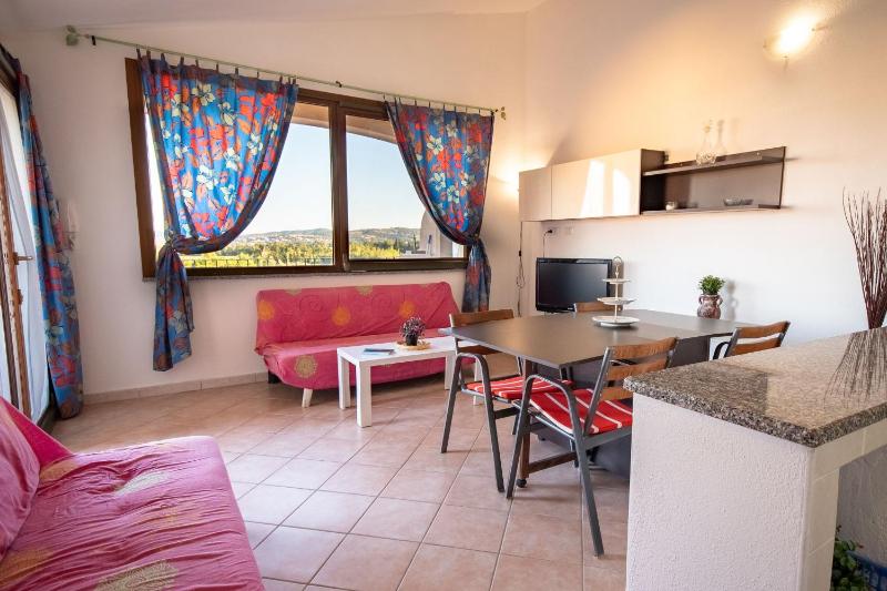 Villa Pina e Salvatore a La Caletta - Eleganti case mare