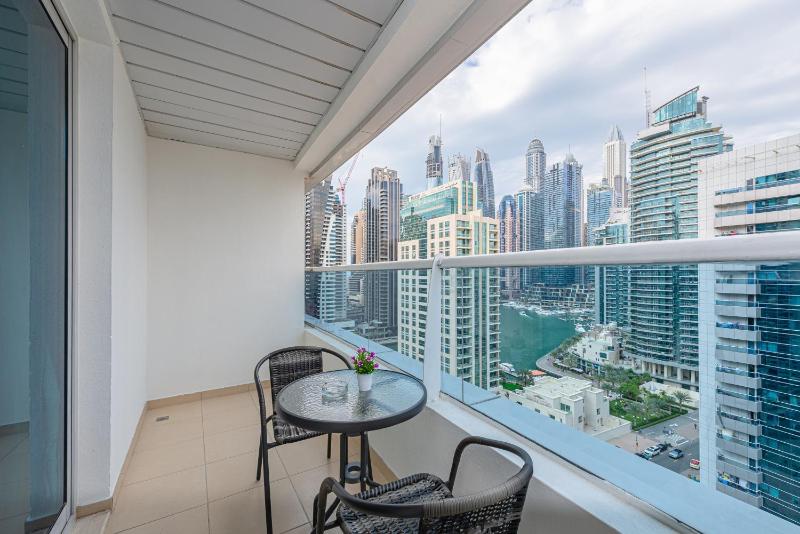 Marco Polo - 1BR with Marina Views, Near Metro & Marina Mall — забронировать отель в Дубае