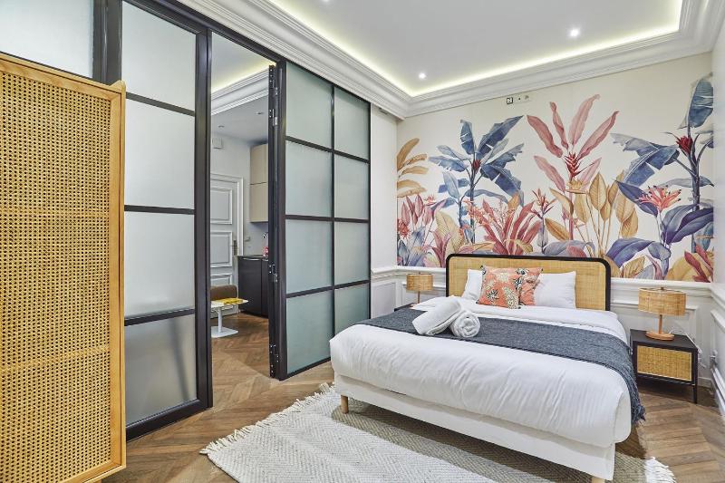 Цены на Apartment Louvre Museum by Studio prestige в Париже