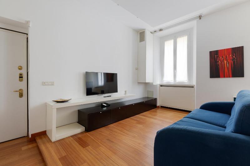 Comfy Apartment in Risorgimento District x5 — отель с удобным расположением в Милане