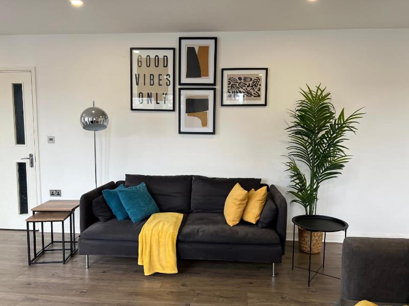 3Bed Flat 3WC and Great Location Near ExCel City Airport O2 and Canning Town Station — отель с удобным расположением в Лондоне
