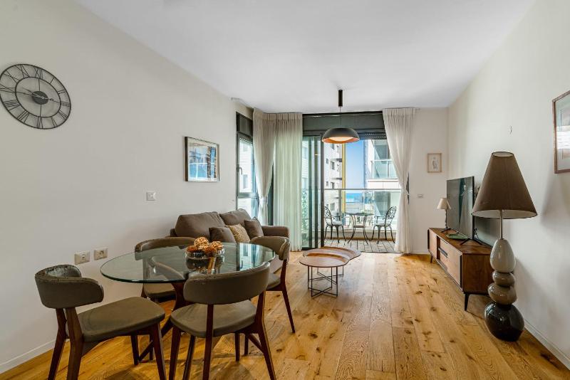 Chic 1BR in Ben Yehuda by Holiday Rentals — забронировать отель в Тель-Авиве