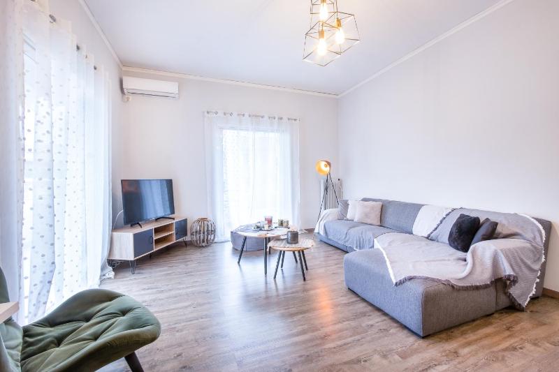 Apartment with Parking near Medical Center — отель с удобным расположением в Афины