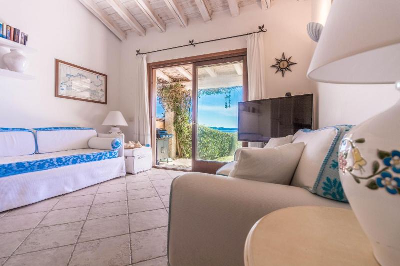 Amazing Sea View a Olbia - Lussuoso apt con piscina