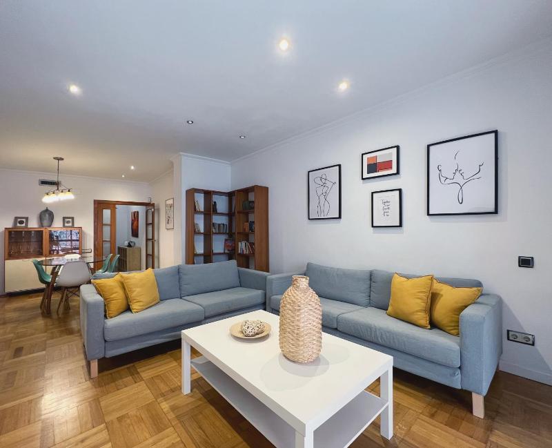 Stay U-nique Apartments Diagonal — отель с удобствами в Барселоне