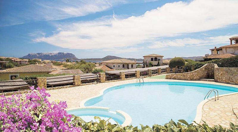Amazing Sea View a Olbia - Lussuoso apt con piscina