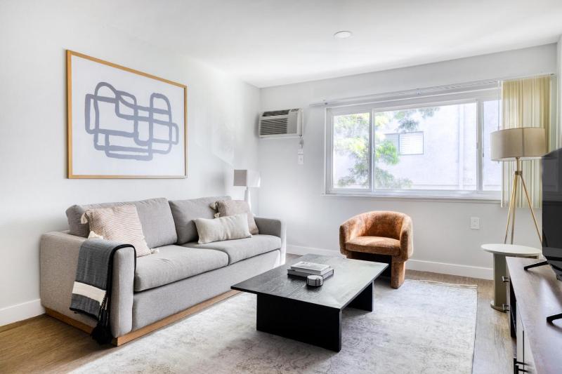 Encino 1BR nr WF TJ 5 mins to Galleria LAX-692 — забронировать отель в Лос-Анджелесе