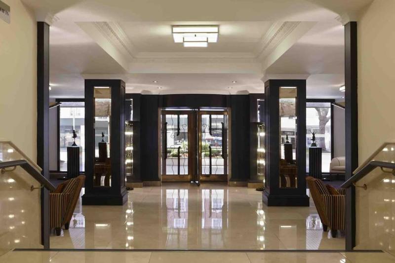 Elegant 1 Bedroom flat near Harrods — отель с удобствами в Лондоне