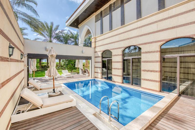 Maison Privee - Majestic Resort Villa with Private Pool on The Palm — отель с удобствами в Дубае