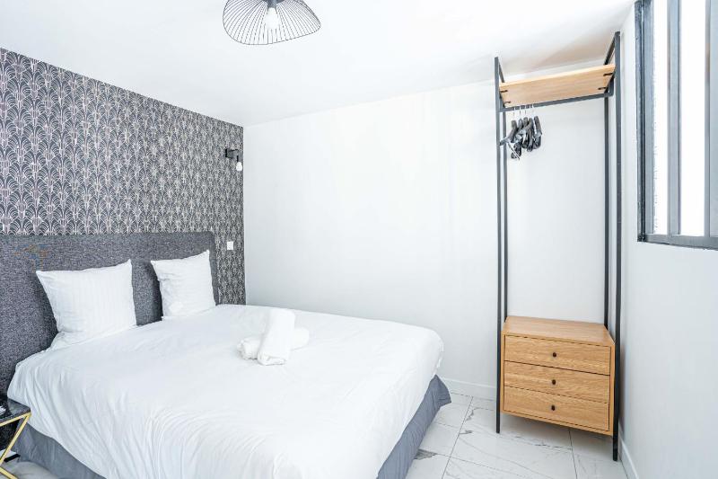 143 - Urban Charming Flat in Center of Paris — отель с удобствами в Париже