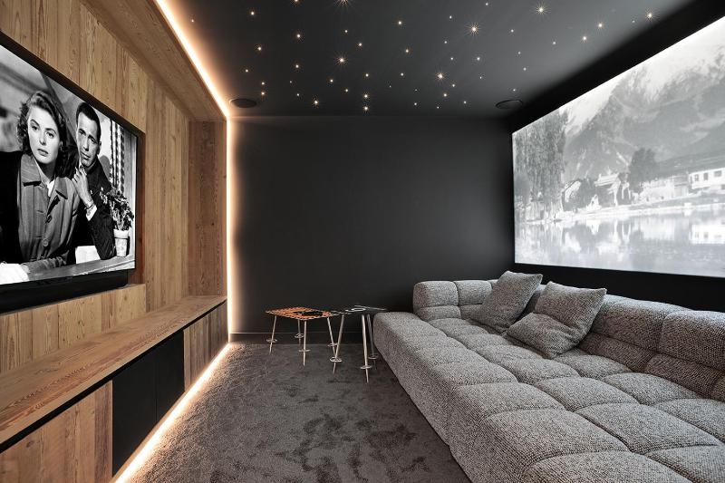 Chalet Le Moulin, Courchevel Le Praz, 6 chambres, Ski in, Ski out — отель с удобствами в Куршевеле