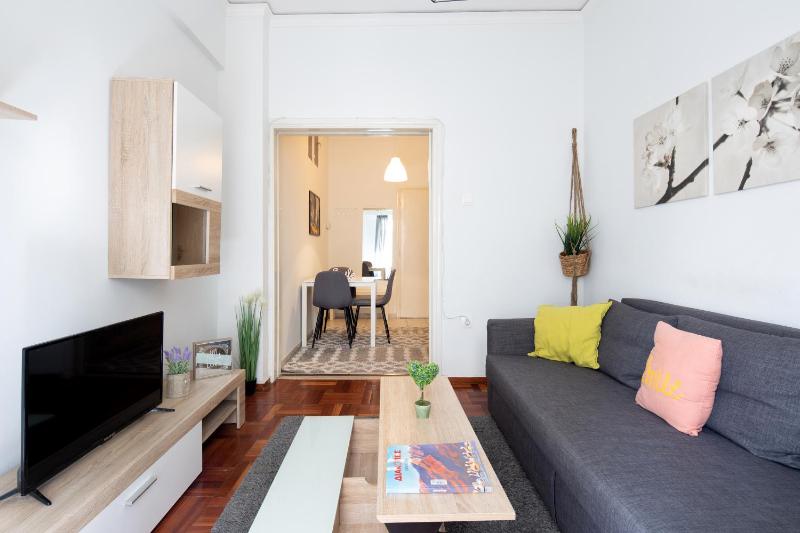 Elegant flat next to Acropolis - Smiley Property — отель с удобствами в Афины