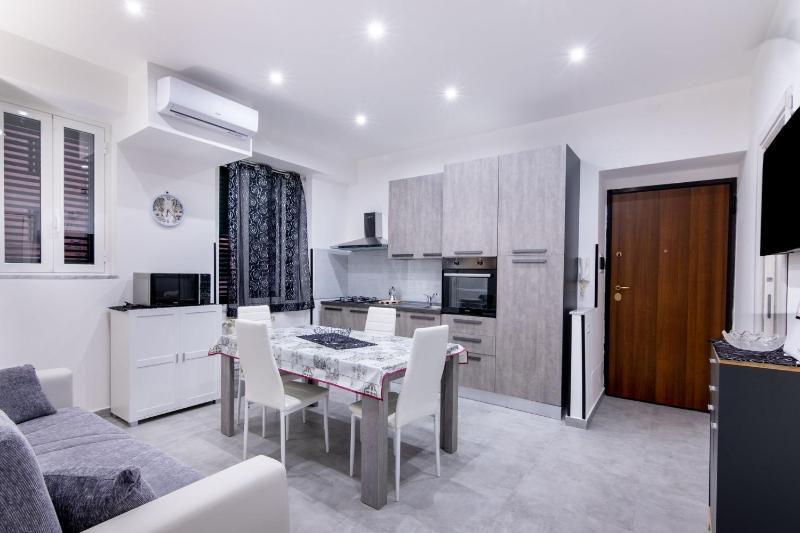 Kemonia Charme House — комфортный отель в Палермо