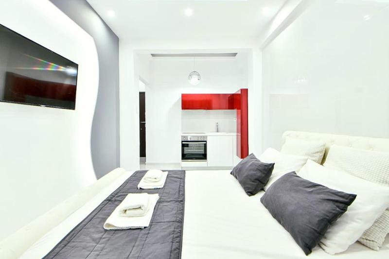 Luxurious airbnb room in Athens — отель с удобствами в Афины