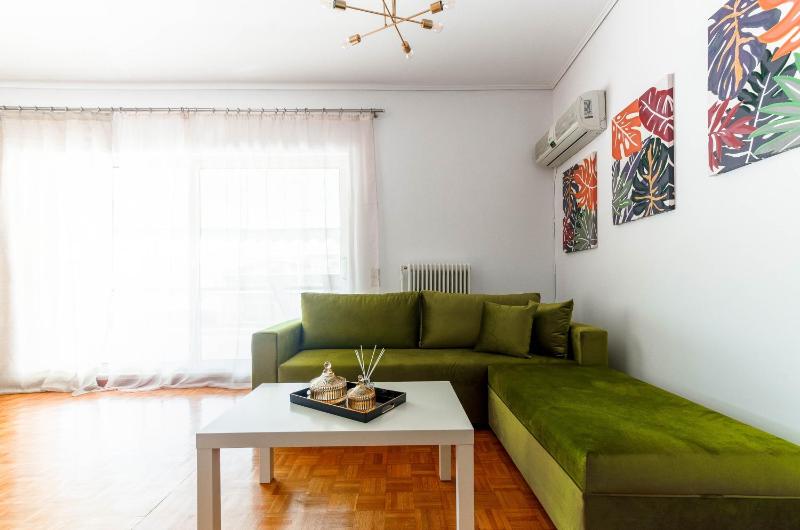 Penthouse 2Bd apartment in the heart of Koukaki — забронировать отель в Афины