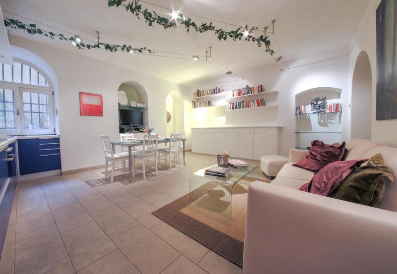 Duomo Deluxe Apartment — комфортный отель в Флоренции