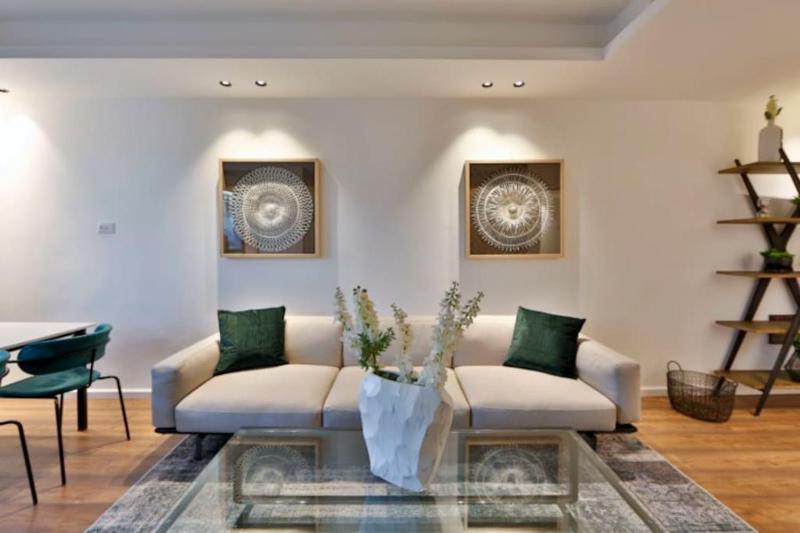 Heart of Tel Aviv, apartment 8 — отель с удобствами в Тель-Авиве
