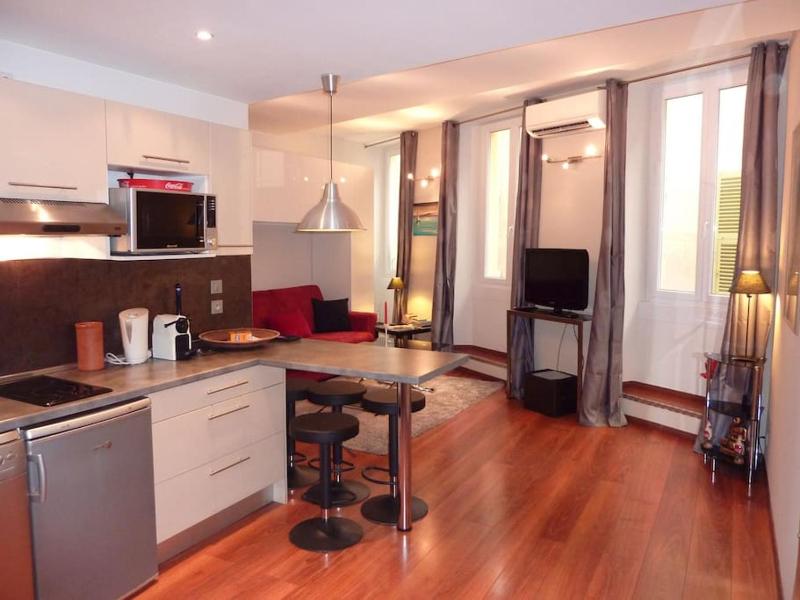 Vieux Nice 2 pieces Appartement MONACO — отель в Николь, Франция