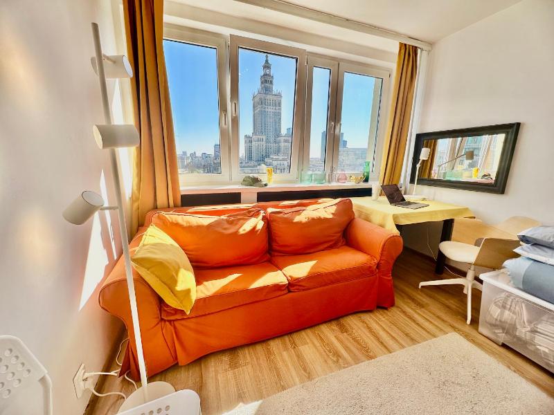 Super Apartament BROWN 2x Metro NOWY WiFi Netflix Spotify Panorama Miasta — отель в Варшаве, Польша
