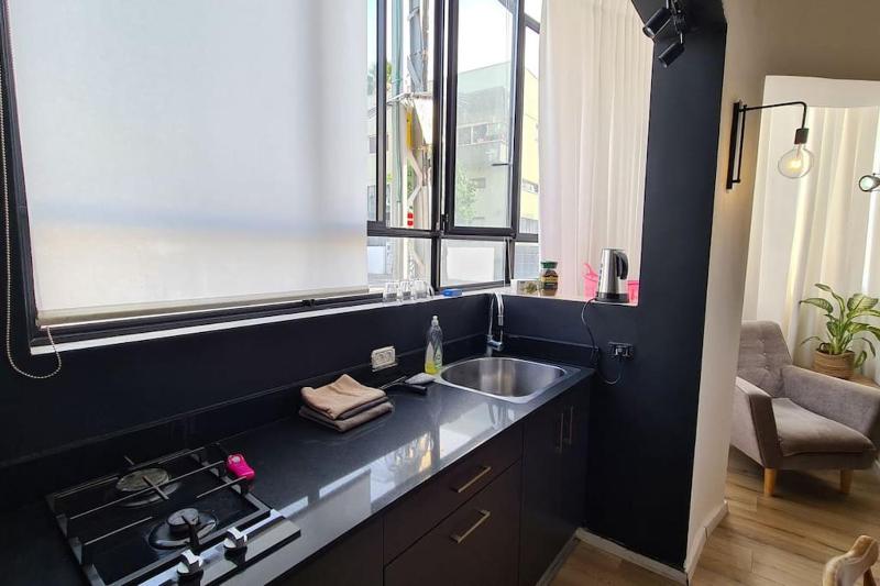 Bright Studio in Shapira — отель с удобствами в Тель-Авиве