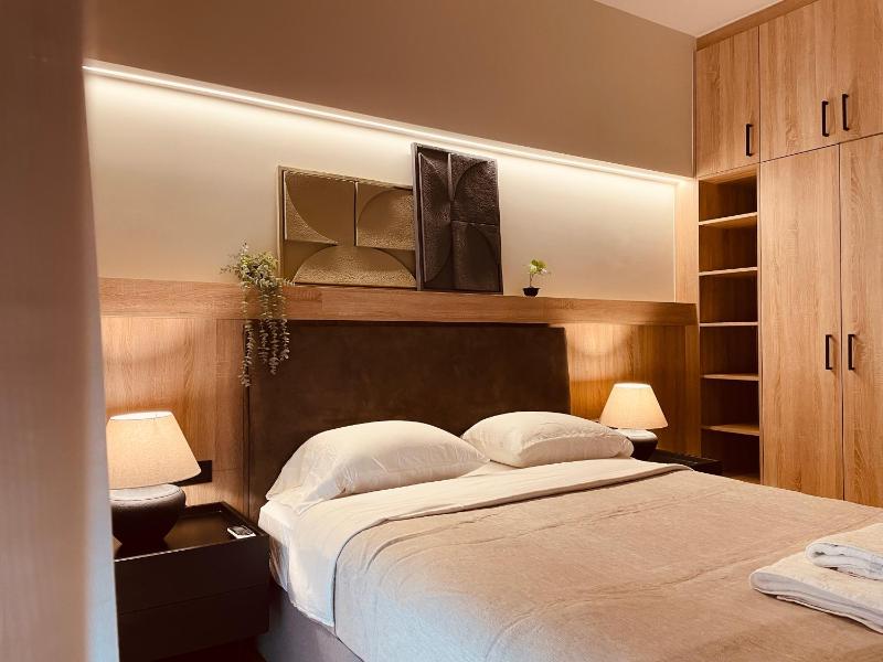 2 BedRoom Apt - Live Like a Local in Kolonaki — отель с удобным расположением в Афины