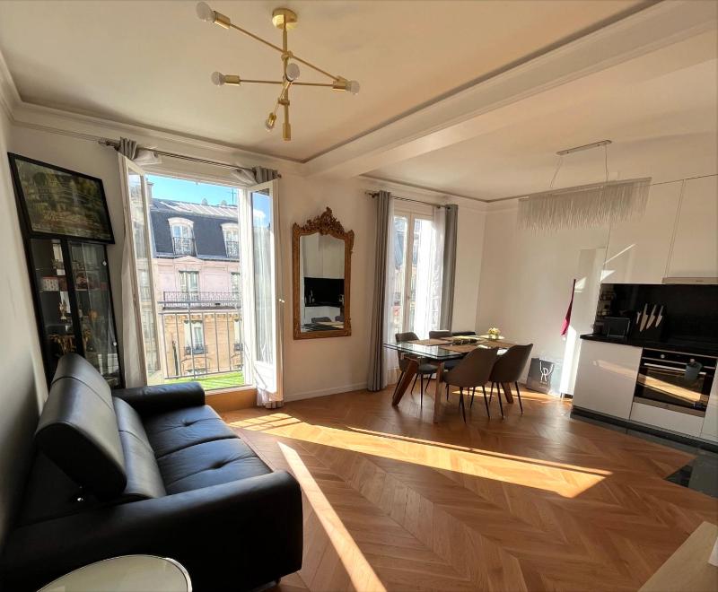Lumineux avec balcon, calme, a 200 m du Pantheon, Entire Flat — забронировать отель в Париже