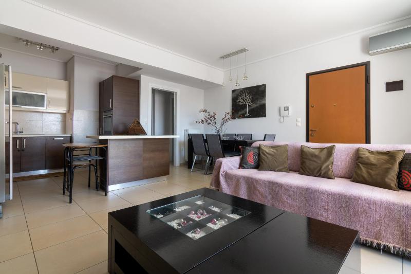 Classic & Modern Family Apartment — отель с удобным расположением в Афины