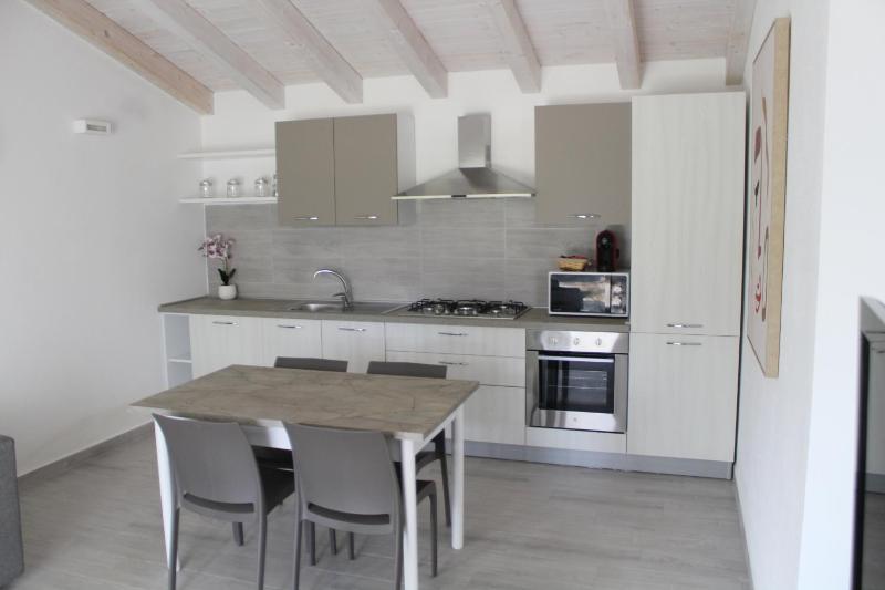 Villetta 4 a La Caletta - Accogliente casa con giardino