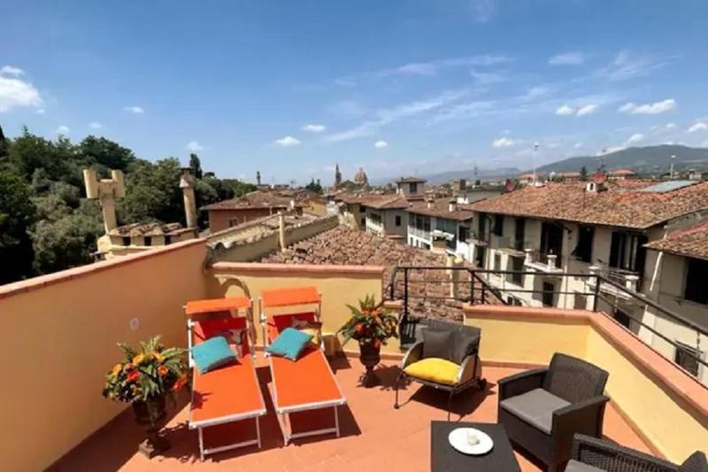 Terrace View Florence Attic — отель с удобным расположением в Флоренции