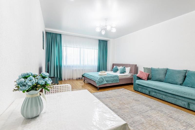 Цены на Apartment in the middle of Astana, near Baiterek cc 11 в Астане