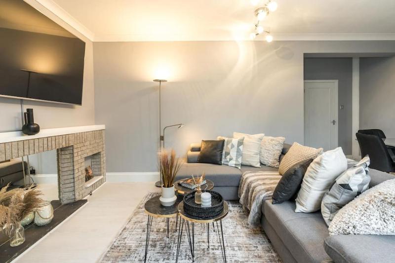 Exceptional spacious city apartment — отель с удобным расположением в Лондоне