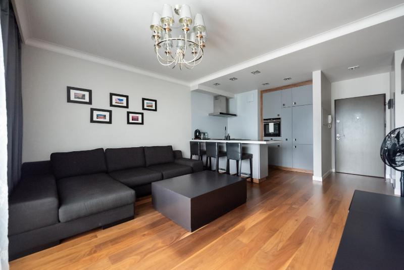 Rondo Daszynskiego 10th Floor Apartment — отель в Варшаве, Польша