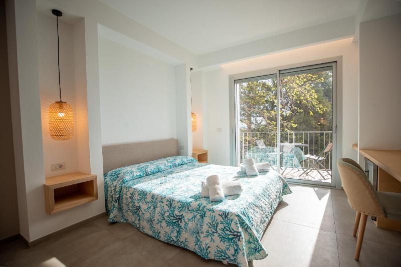 Molo Brin Rooms & Suites a Olbia - Affittacamere con vista mare