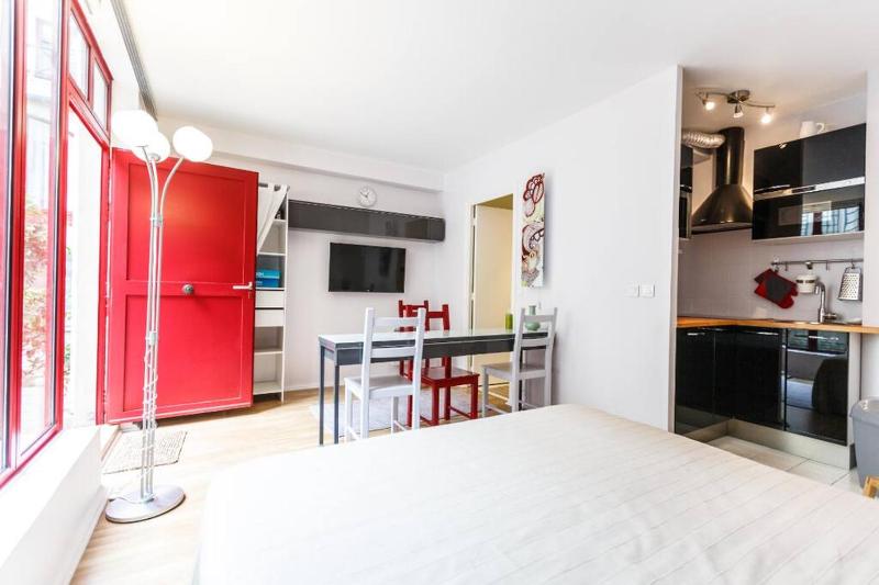 Paris Studio @Arc de Triomphe — отель с удобствами в Париже