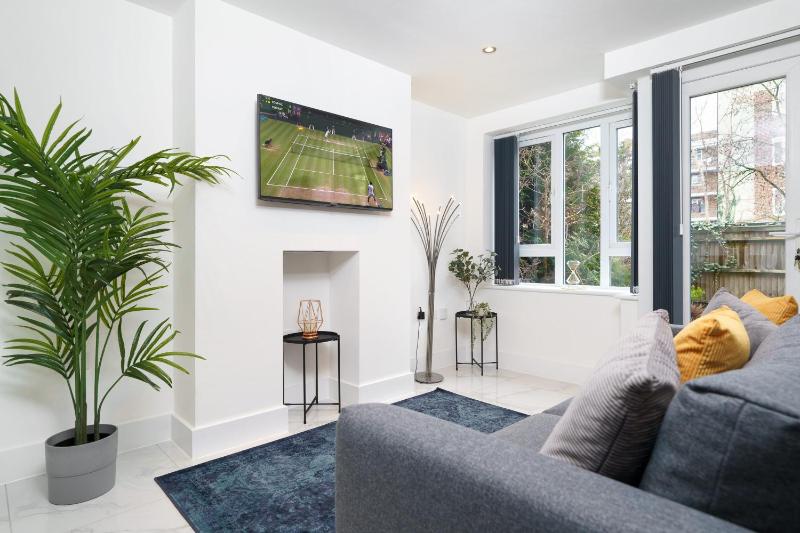 Boutique Flat near O2 & Excel — комфортный отель в Лондоне