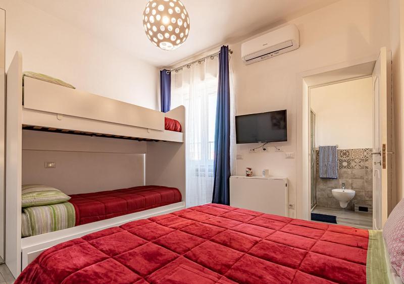 Camera Olbia Centro - Alloggio con cucina condivisa