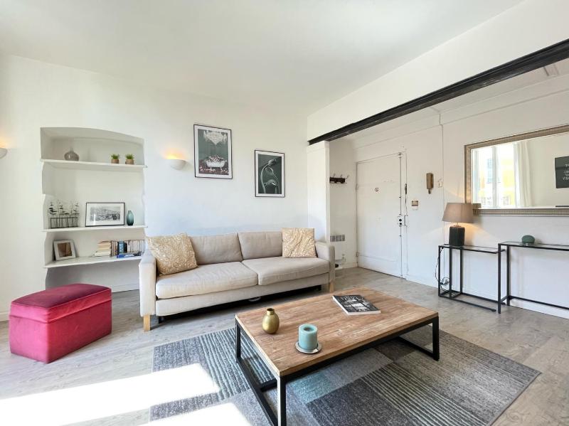 Цены на Nice Renting - BONAPARTE - Luxury Loft Trendy neighborhood - AC - fully equipped в Николь
