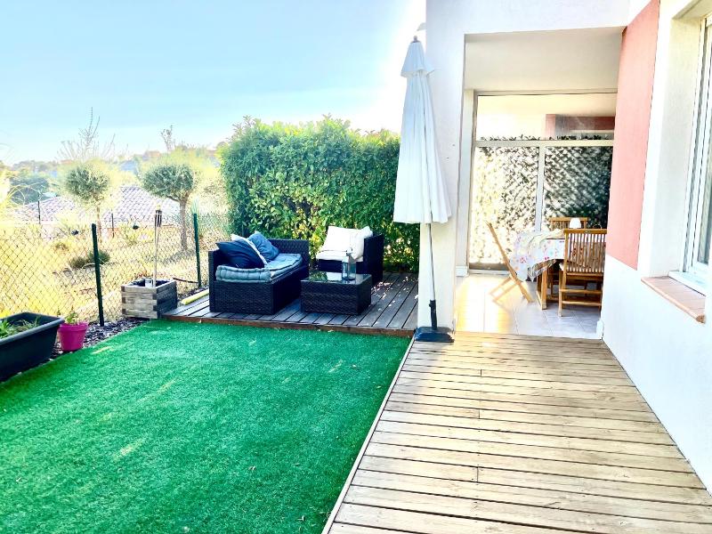 Цены на Appartement 2 pieces vue mer avec jardin piscine в Николь