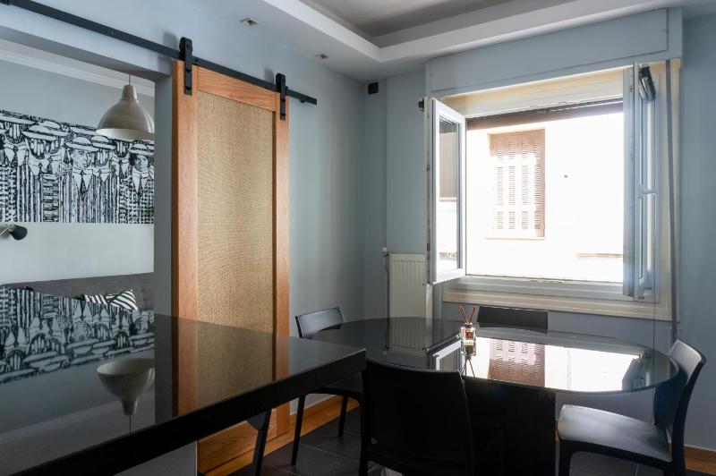 The Burton Luxury 1BR in Plaka, Athens — забронировать отель в Афины