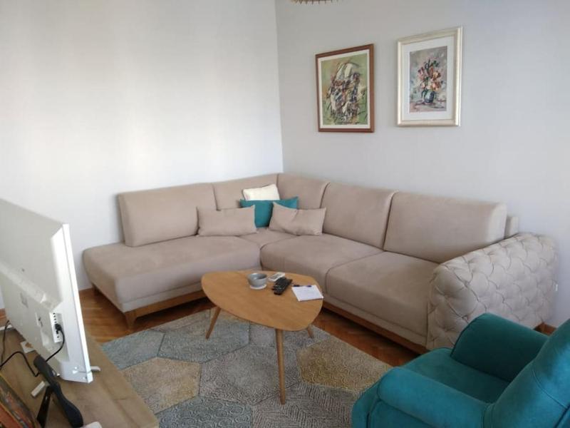 Main bus station apartment — отель в Подгорице, Черногория