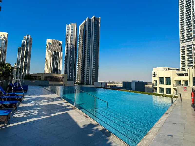 HiGuests - Luxury Living With Huge Terrace in Creek Harbour — забронировать отель в Дубае