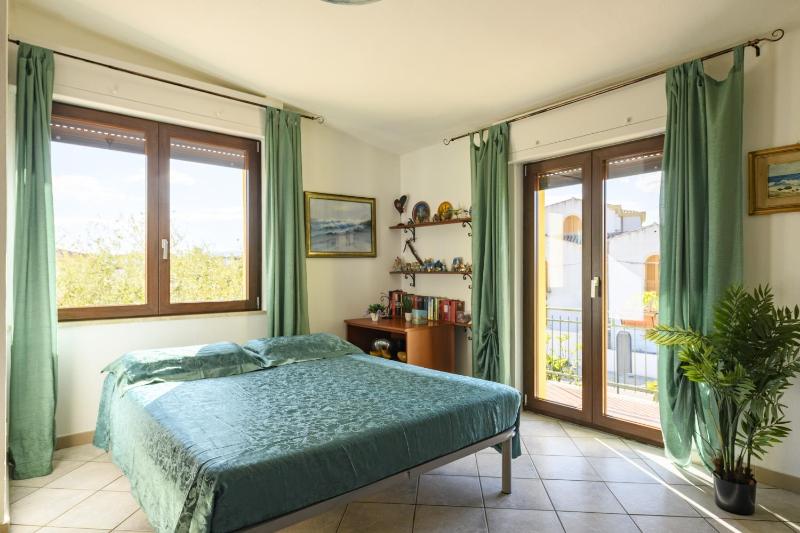 Casa del Nespolo a Tortolì - Idilliaca Villa con Giardino