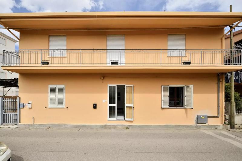 Casa Fleming a Tortolì - Villetta con giardino e BBQ