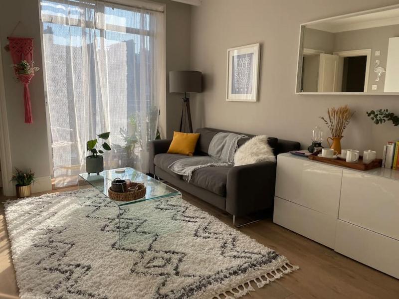 Stunning South Kensington Flat — отель с удобным расположением в Лондоне