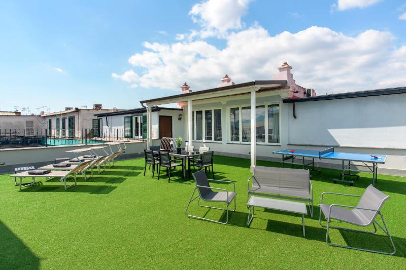 Attico con vista Vesuvio piazza Garibaldi — комфортный отель в Неаполе