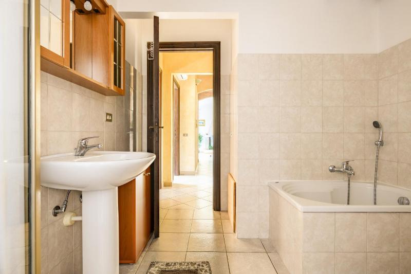 Casa del Nespolo a Tortolì - Idilliaca Villa con Giardino