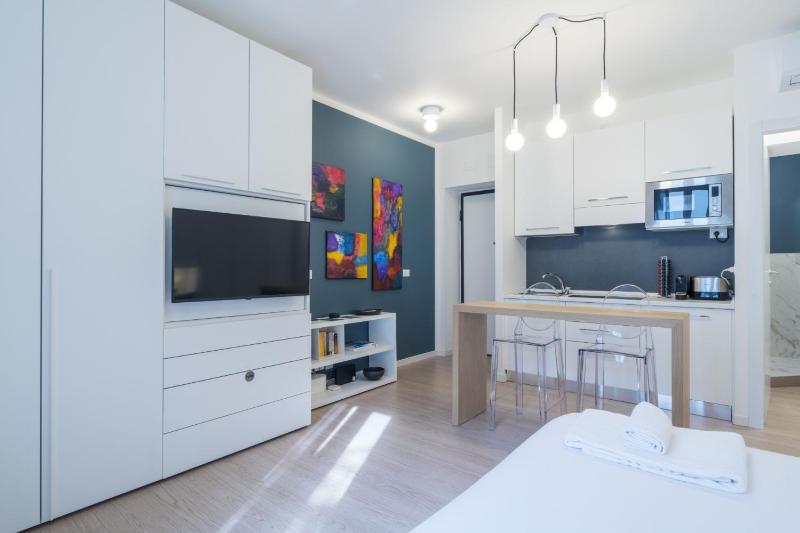 Easylife - Moderno e chic studio in Porta Venezia — отель с удобствами в Милане