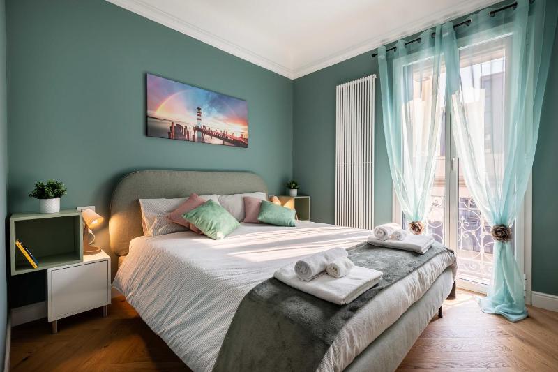 Lovely Apartment Milan - Duomo - Milan LIN Airport — отель с удобствами в Милане