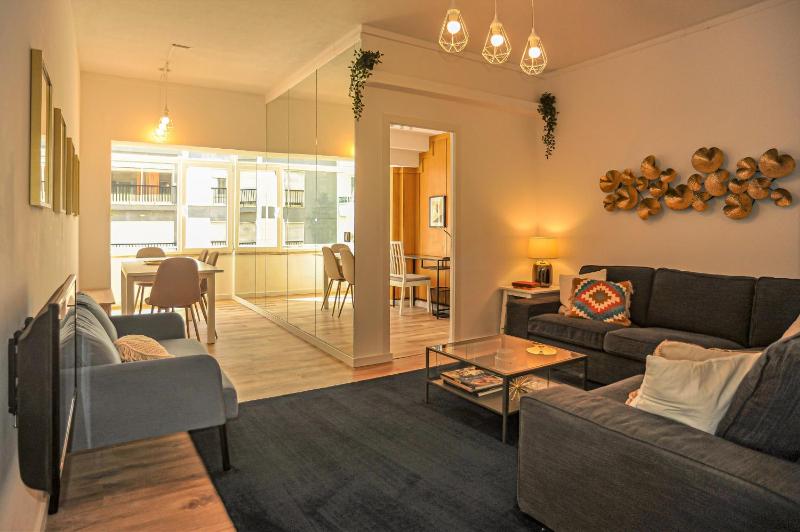 Цены на Downtown Modern 8 Bedroom Apartment - Marques de Pombal в Лиссабоне
