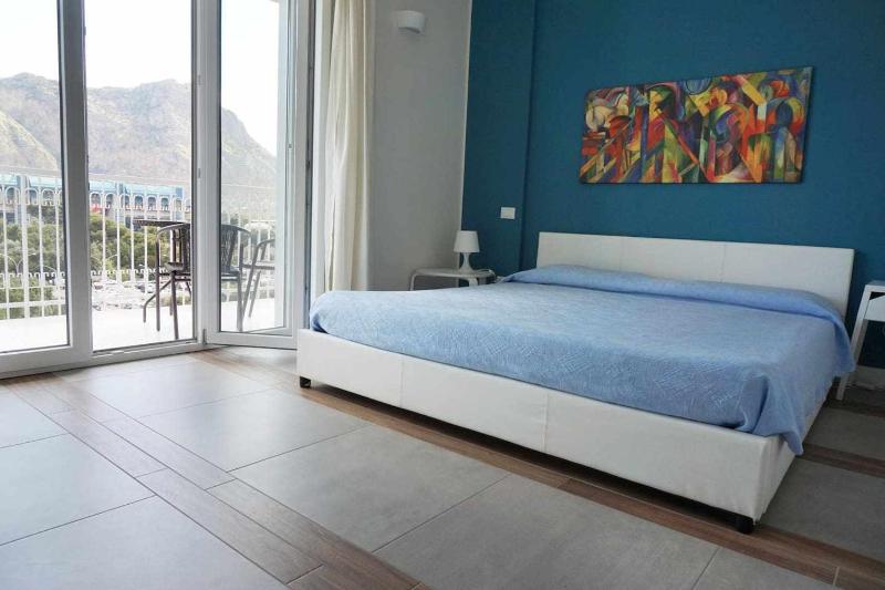 Favorita suites — отель с удобствами в Палермо